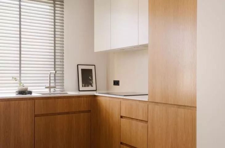 80-square-meter apartment for a couple in Warsaw's Siekierki district