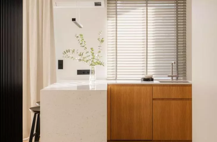 80-square-meter apartment for a couple in Warsaw's Siekierki district