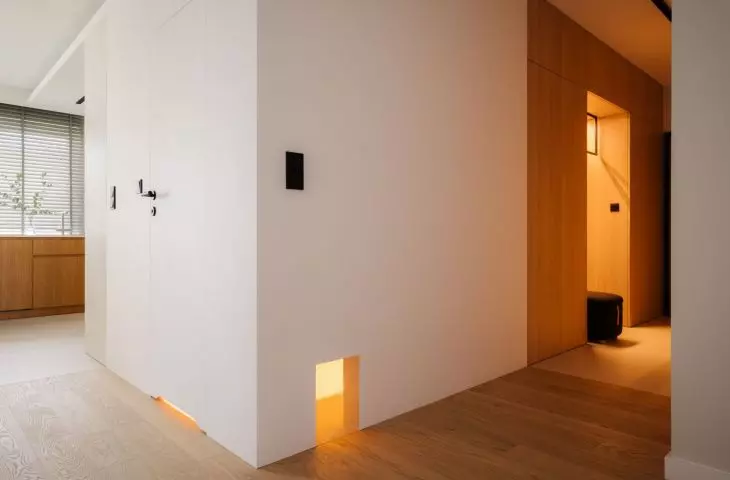 80-square-meter apartment for a couple in Warsaw's Siekierki district