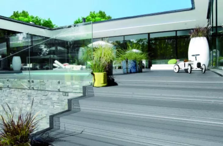 Terrace of Gardin Plus composite boards on the base of aluminum joists