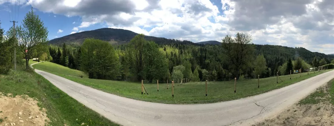 Nowoczesna stodoła - widok na góry 