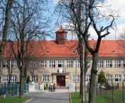 School building at 95 Lubelska Street in Wroclaw