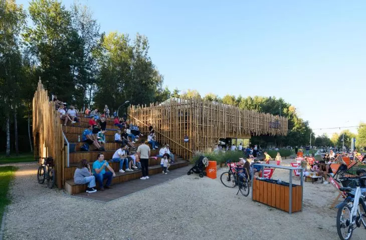 Pawilon „Dzika” nad Jeziorem Paprocańskim
