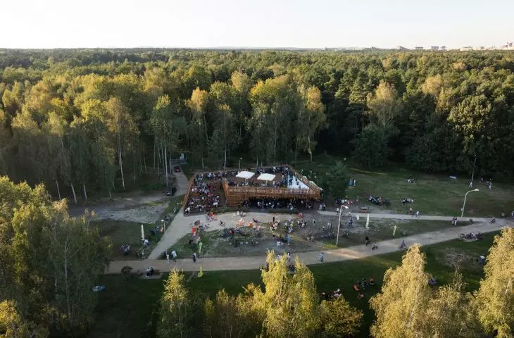Pawilon „Dzika” nad Jeziorem Paprocańskim