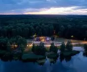 Pawilon „Dzika” nad Jeziorem Paprocańskim
