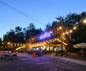 Pawilon „Dzika” nad Jeziorem Paprocańskim