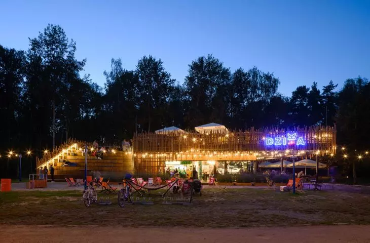 Pawilon „Dzika” nad Jeziorem Paprocańskim