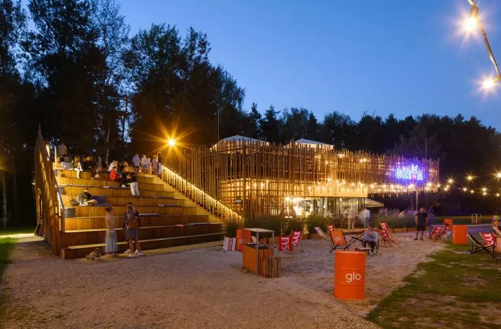 Pawilon „Dzika” nad Jeziorem Paprocańskim