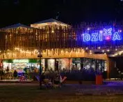 Pawilon „Dzika” nad Jeziorem Paprocańskim