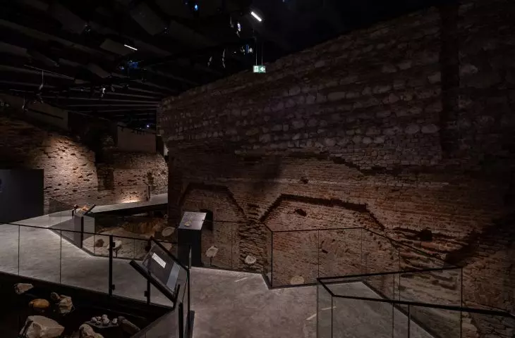 tick walls from the 18th century