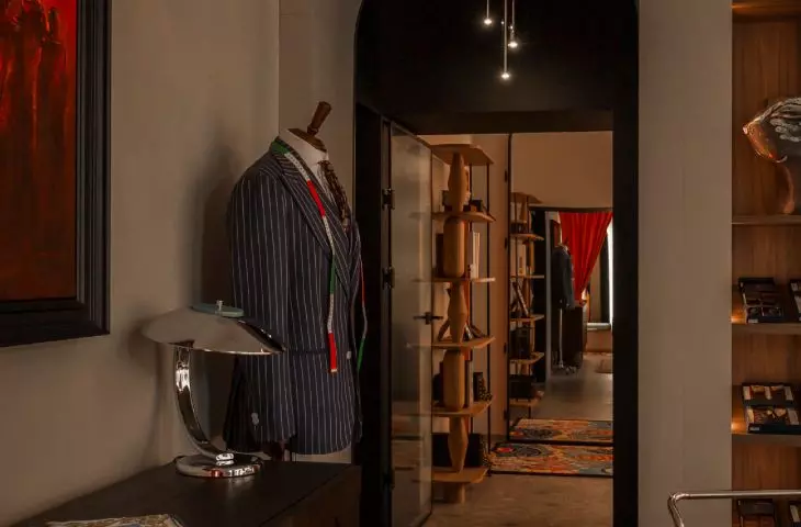 transition to the next rooms 