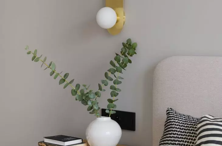Three-room layout of the apartment gives the possibility of any use of individual rooms