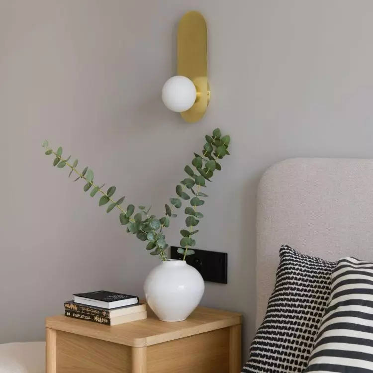 Three-room layout of the apartment gives the possibility of any use of individual rooms