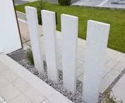 Abacus walls in property and fence arrangements 