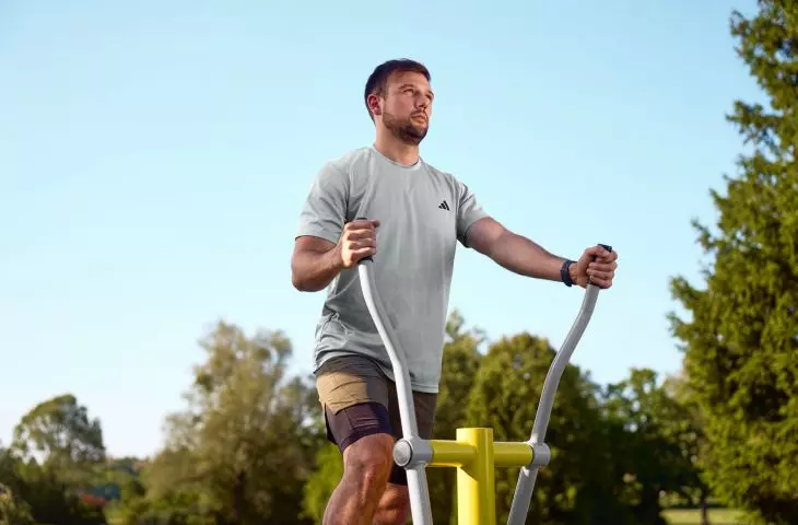 Siłownie zewnętrzne i sprzęt do street workoutu Trainer