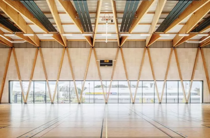 Kompleks Sportowy im. Nikoly Karabatica w Mennecy, Francja