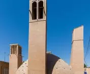 Ab anbar z bādgīrami w Yazd – tradycyjny system chłodzenia