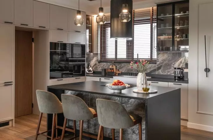 The kitchen is open, but does not lose intimacy