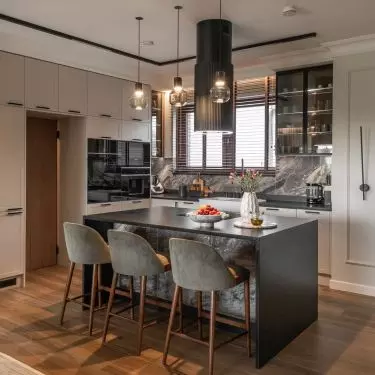 The kitchen is open, but does not lose intimacy