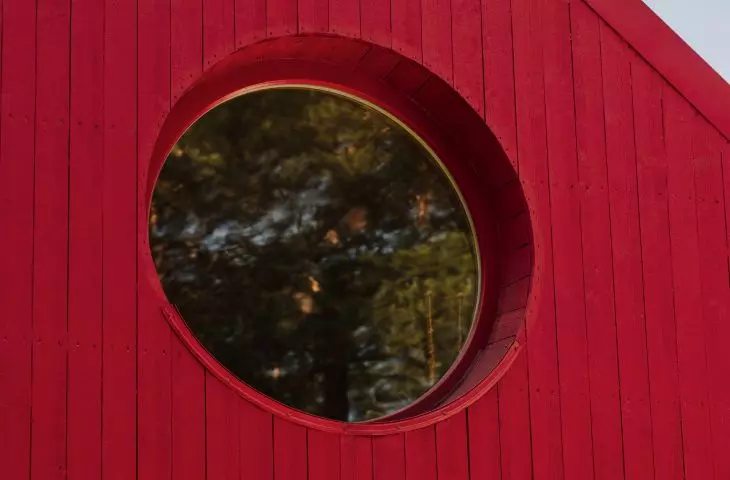 circular mezzanine window