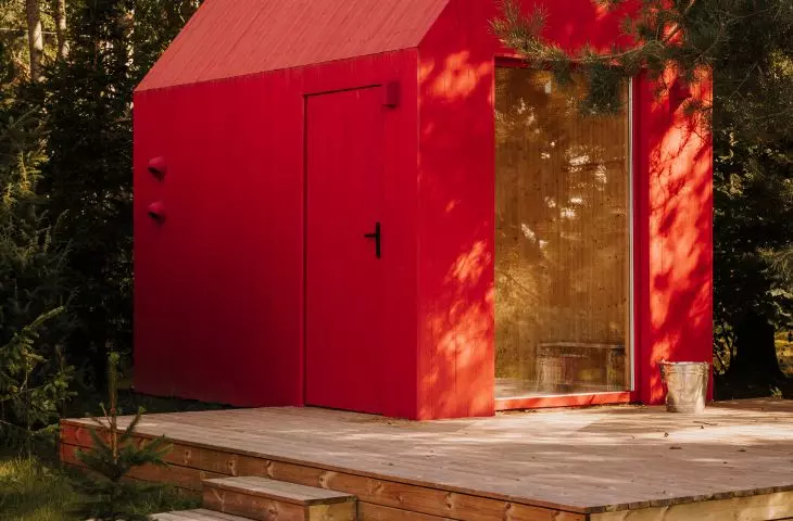 in the vicinity of the cottage there is a small sauna