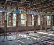 szkoła Meti w Bangladeszu — wnętrze klasy na piętrze