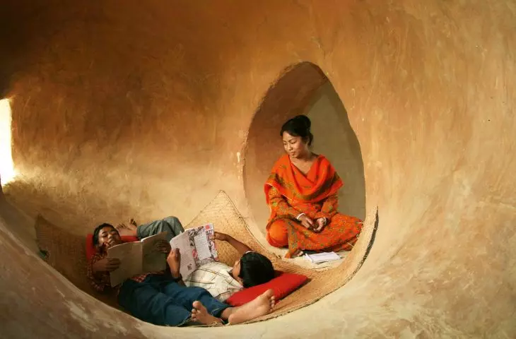 Meti school in Bangladesh - the interior of a 