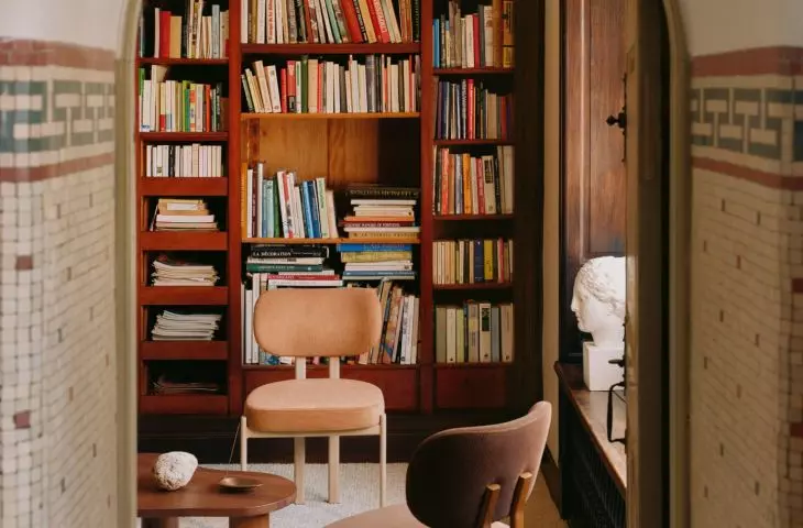 Choosing chairs is also an investment in durability. Solid materials and precise workmanship ensure that the furniture not only looks good, but also retains its functional properties over the years