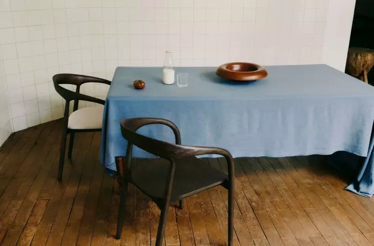 Krzesła są nie tylko miejscem do siedzenia, ale także nośnikiem indywidualnego stylu, który pomaga tworzyć spójną i harmonijną przestrzeń