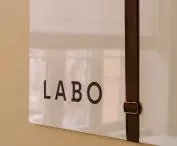 za identyfikację wizualną LABO odpowiedzialny jest zespół z HART Studio
