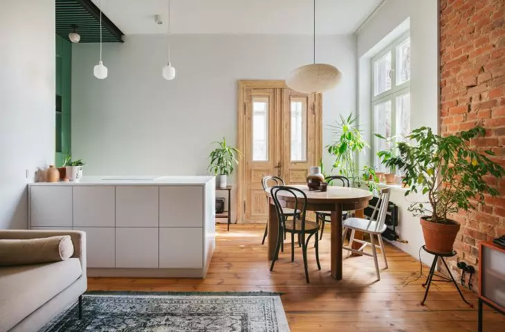 Salon z aneksem kuchennym 