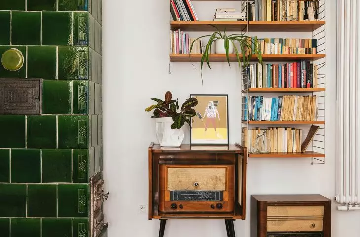 Meble vintage wpasowują się w przestrzeń pokoju