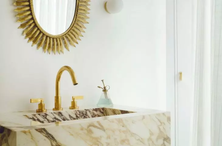 Paris apartment of interior designer Natalia Vronskaya