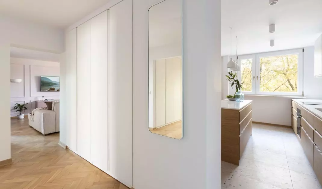 Renovated 113 m² apartment in Warsaw's New Town
