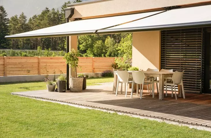 HELLA awnings are characterized by elegant design, a rich collection of fabrics and, depending on the model, smart accessories.