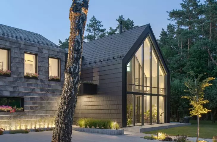 House on the edge of the forest is located near Lodz 