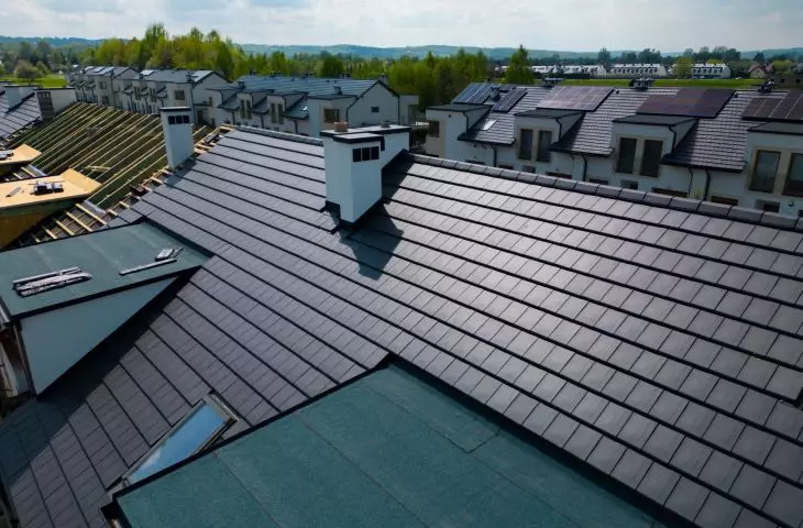 Ceramic roof tile BERGAMO - anthracite engobe