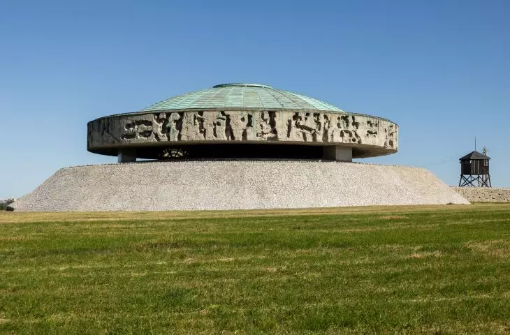 Mauzoleum, część Pomnika Walki i Męczeństwa na Majdanku po remoncie