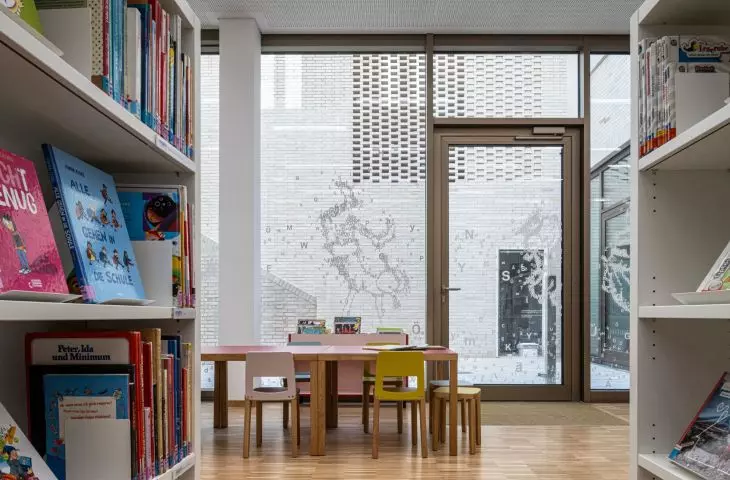 Ratusz i biblioteka w Brühl