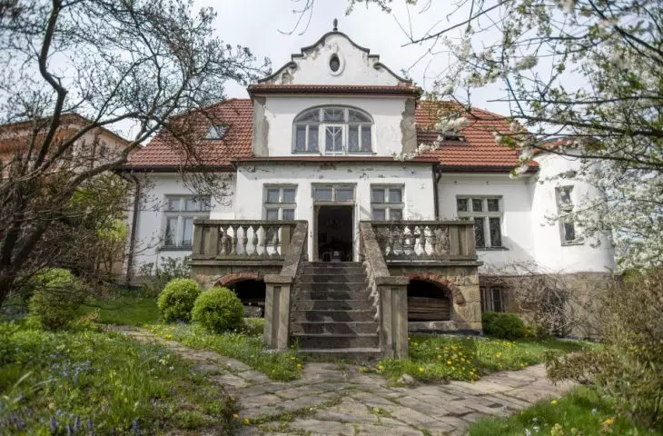 Facade of the Krzyszkowski villa in Myslenice