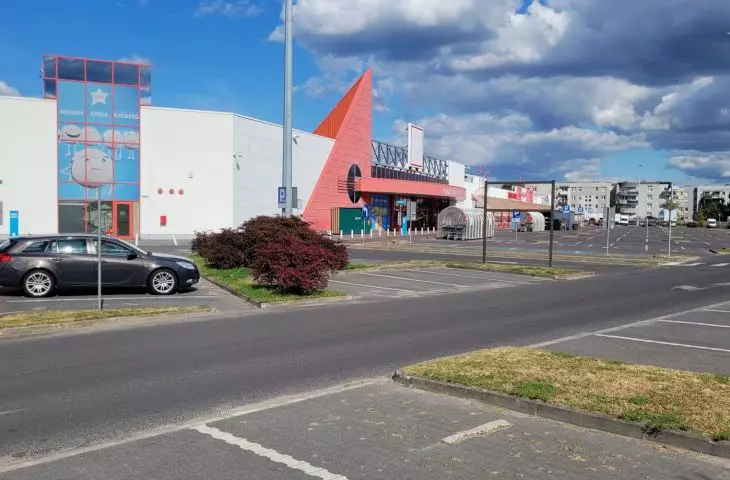 Pasaż Opieńskiego z parkingiem