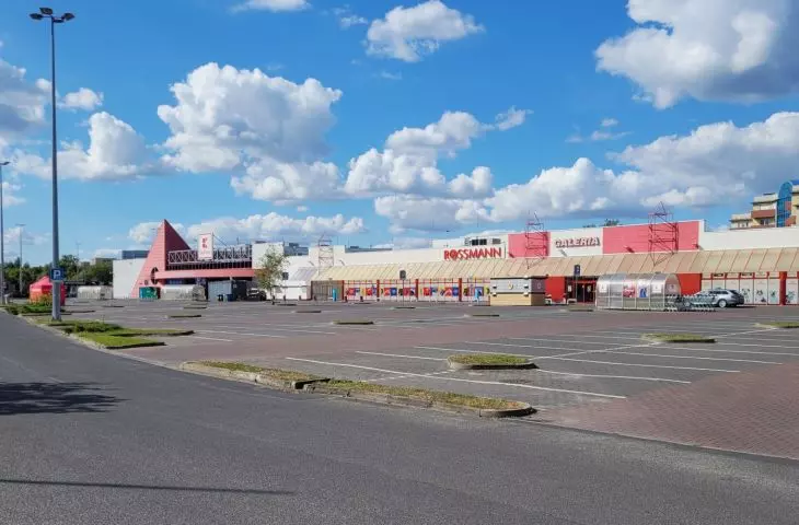 Opieński Passage with parking lot, view from the east, 