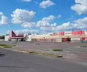 Pasaż Opieńskiego z parkingiem, widok od wschodu, 