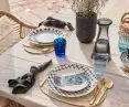 Garden party, patterned plates
