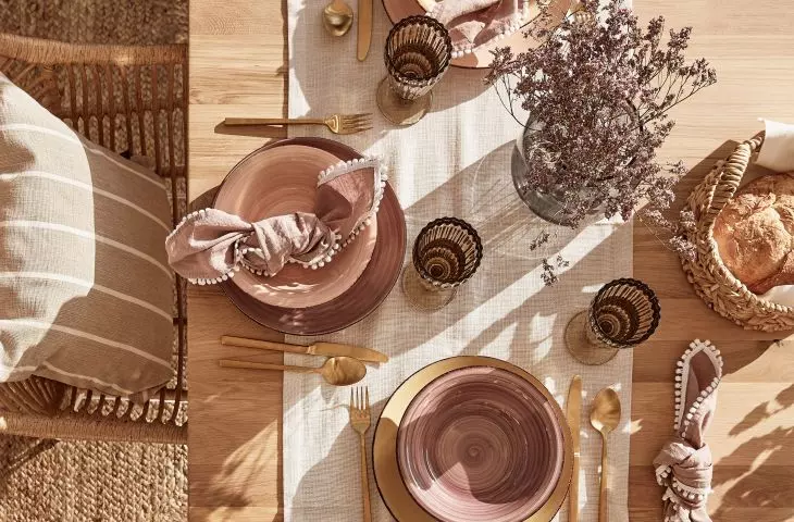 Garden party, sunny tableware
