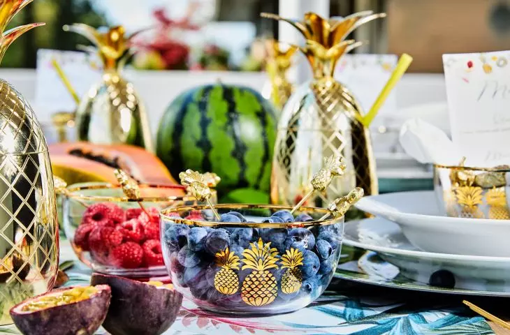 Garden party, juicy fruits