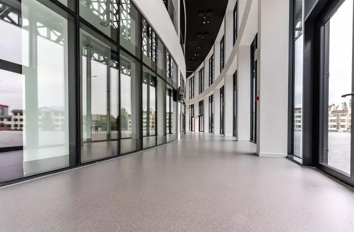 Urania Hall - Flowcrete Peran STB Compact