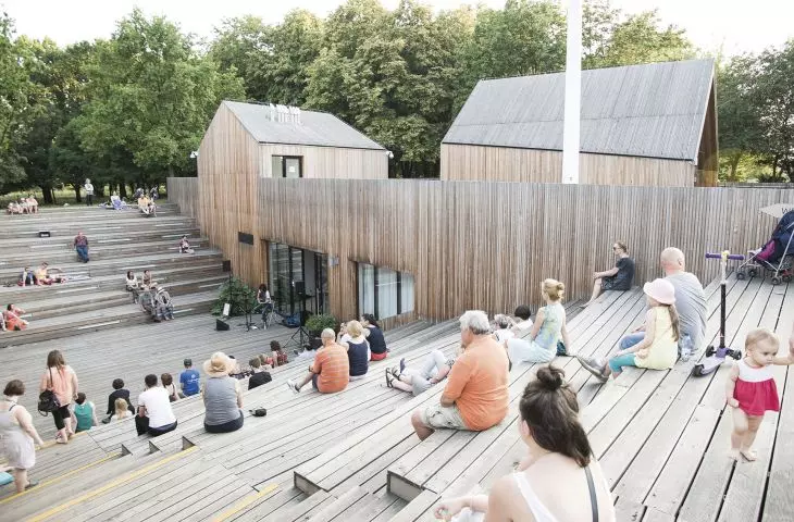 Służewski House of Culture (proj.: WWAA, 137 kilo studio)