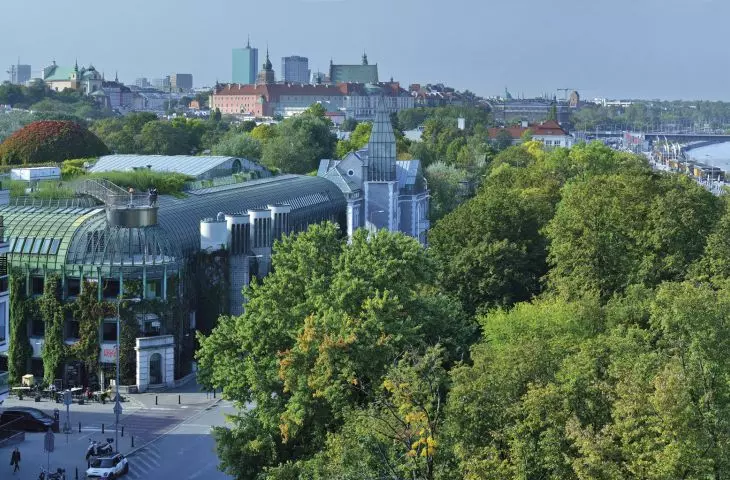 Garden on the roof of the Warsaw University Library (designed by Marek Budzyński, Zbigniew Badowski; landscape architect Irena Bajerska)