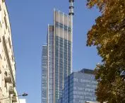 Varso Tower (design: Foster and Partners, HRA Architects), located on the corner of Jana Pawła II Avenue and Chmielna Street